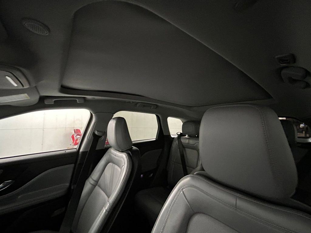 Used 2021 Lincoln Corsair FWD w/ Premium Package image 25