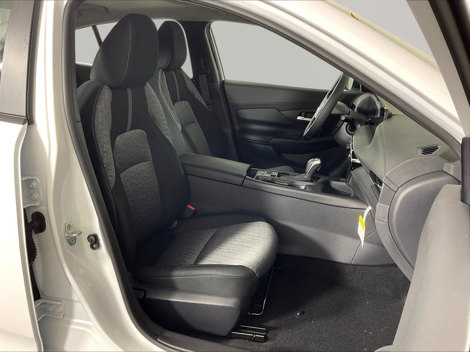 New 2026 Nissan Sentra SV w/ SV Convenience Package FWD image 19