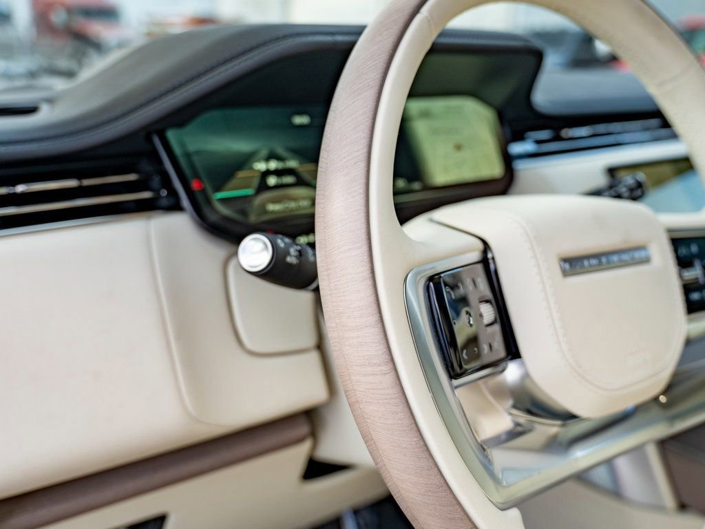 New 2025 Land Rover Range Rover Autobiography image 12