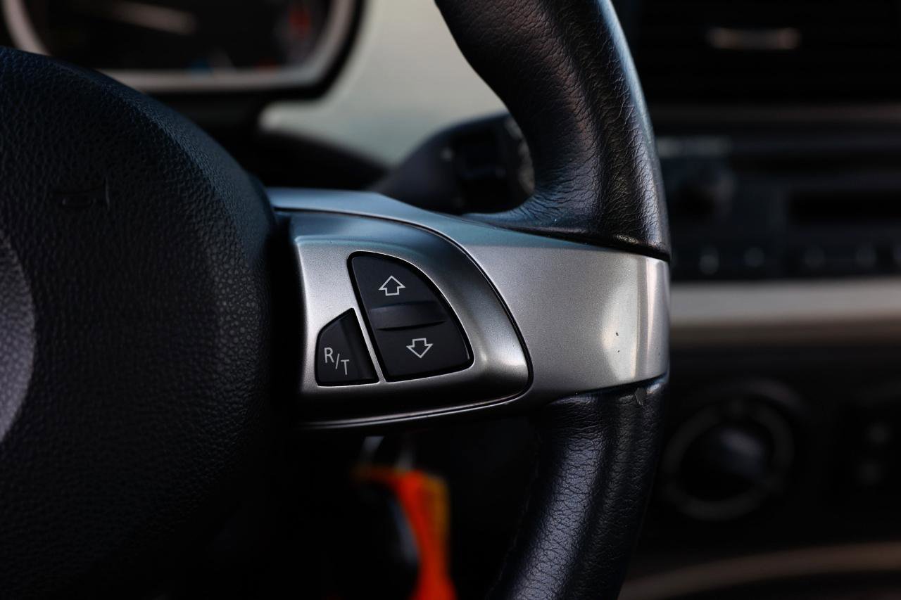 Used 2005 BMW Z4 2.5i image 21