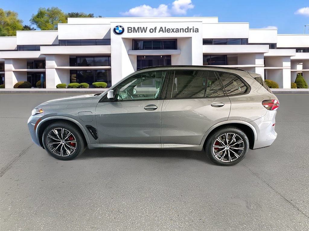 Used 2026 BMW X5 xDrive50e AWD/4WD image 4
