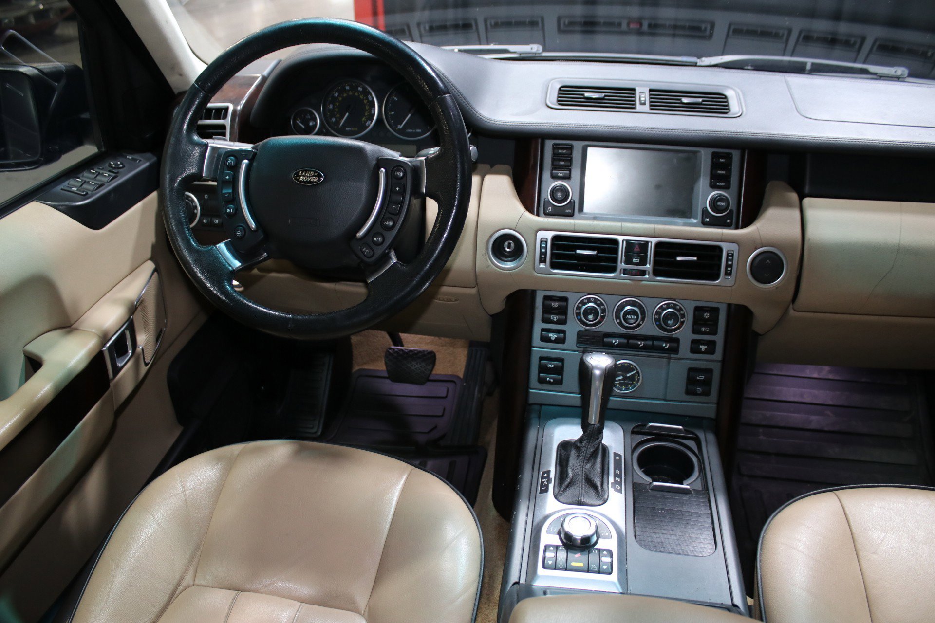 Used 2007 Land Rover Range Rover HSE image 37