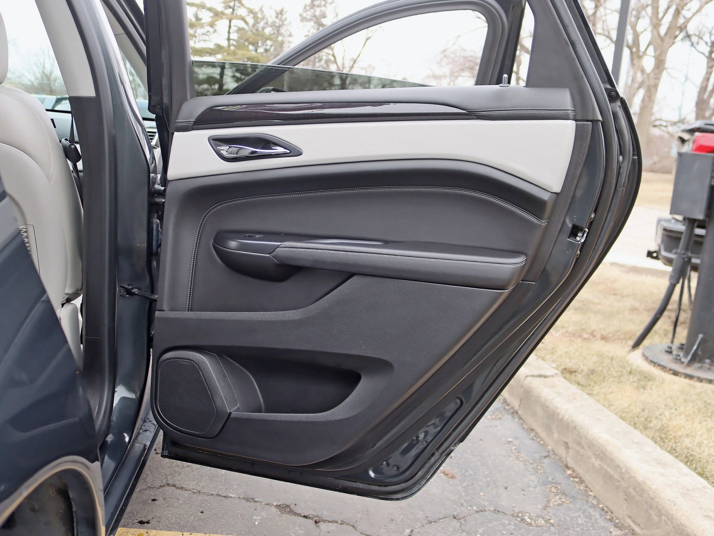 Used 2015 Cadillac SRX Premium image 32