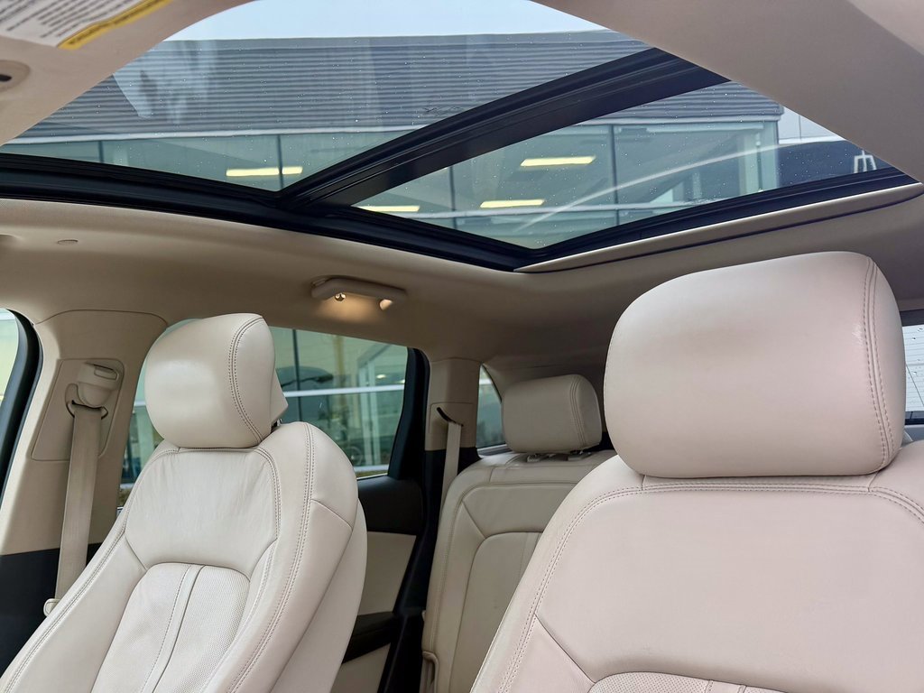 Used 2017 Lincoln MKX Reserve w/ Driver Assistance Package image 33