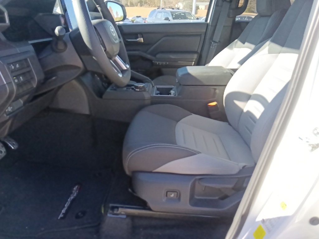 Used 2025 Toyota Tacoma TRD Sport image 15