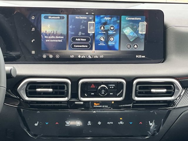 New 2026 Nissan Sentra SR w/ SR Premium Package FWD image 15
