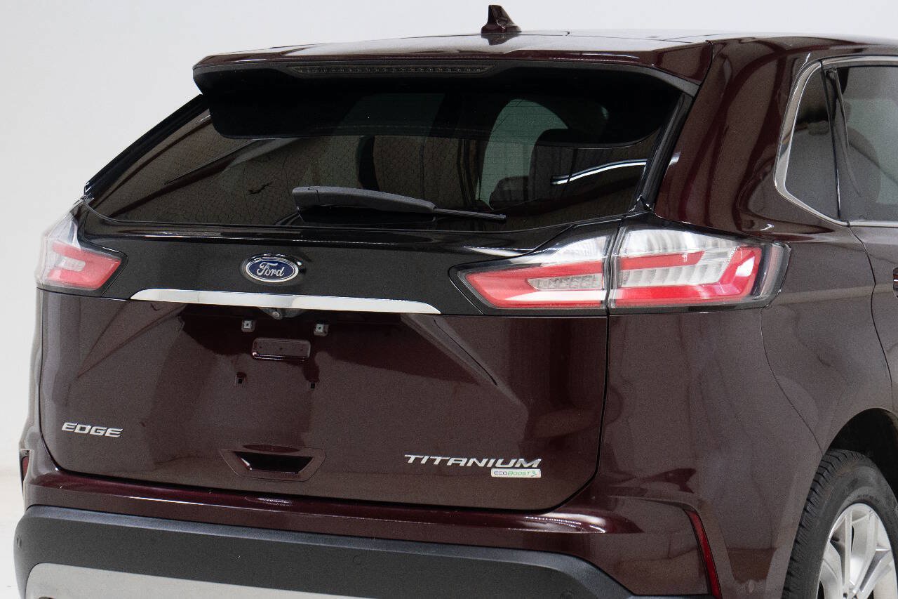 Used 2019 Ford Edge Titanium w/ Equipment Group 301A FWD image 13