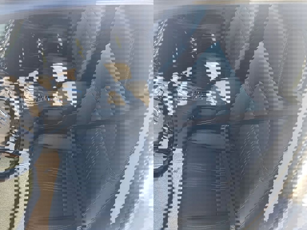 Used 2025 Honda HR-V EX-L image 8