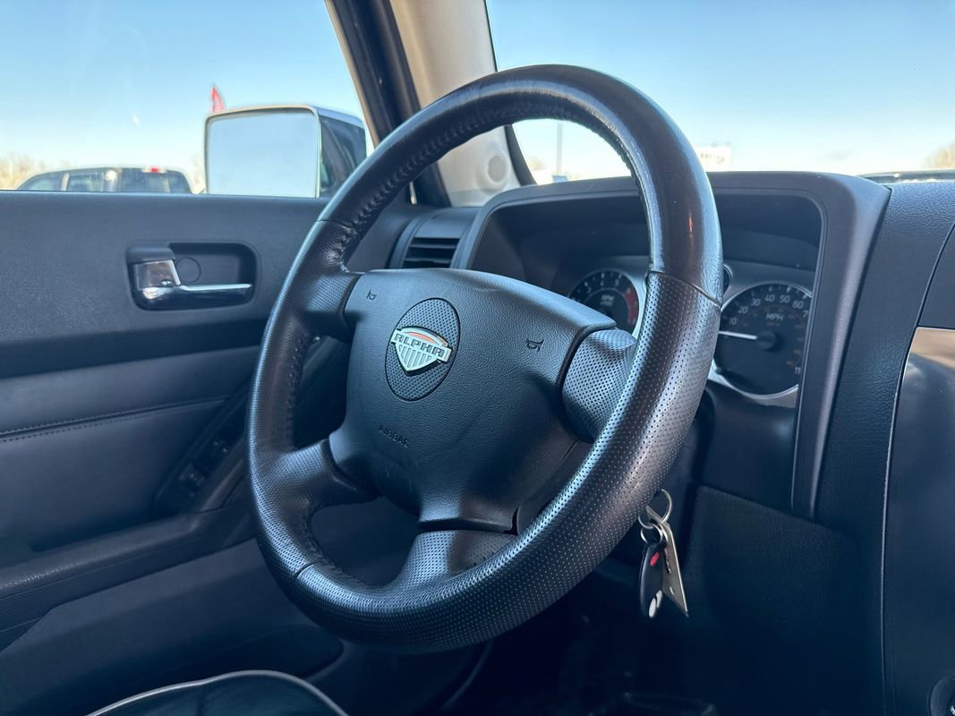 Used 2010 HUMMER H3 Alpha AWD/4WD image 17
