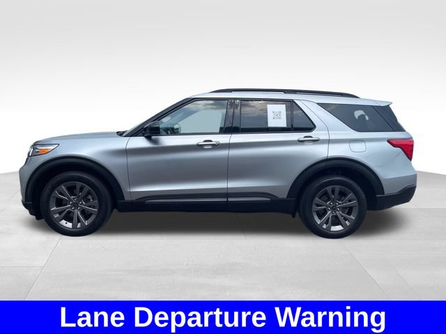 Used 2023 Ford Explorer XLT w/ Equipment Group 202A AWD/4WD image 2