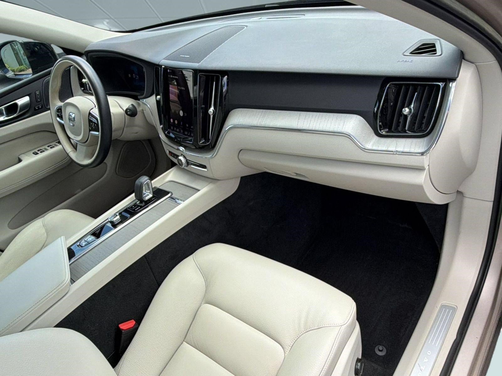 Certified 2023 Volvo XC60 B5 Plus w/ Climate Package FWD image 31