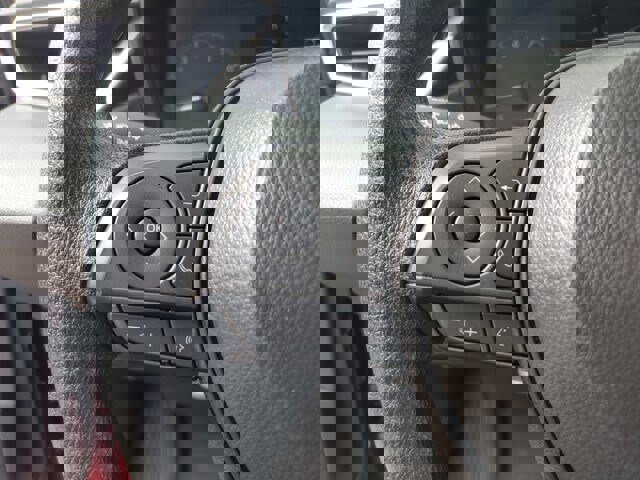 Used 2025 Toyota Corolla LE image 30