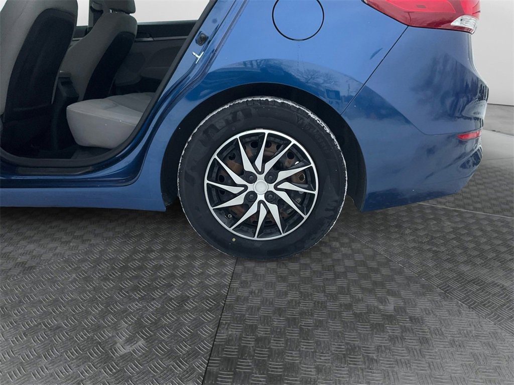 Used 2017 Hyundai Elantra SE image 14