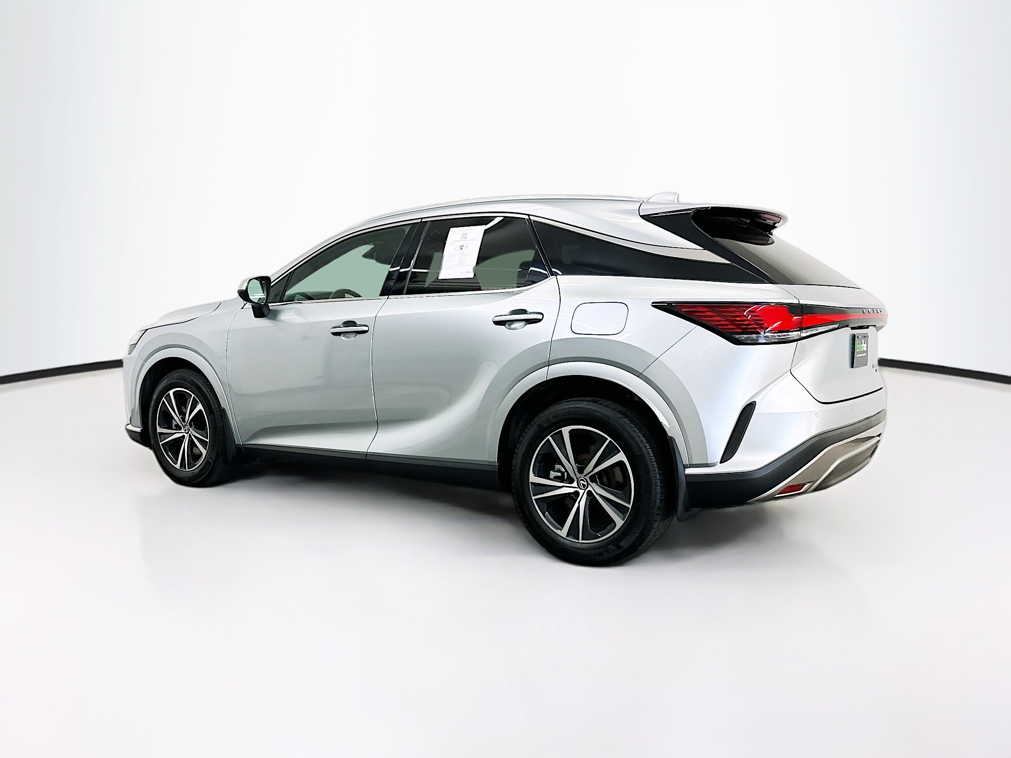 Used 2023 Lexus RX 350 Premium w/ Accessory Package AWD/4WD image 5