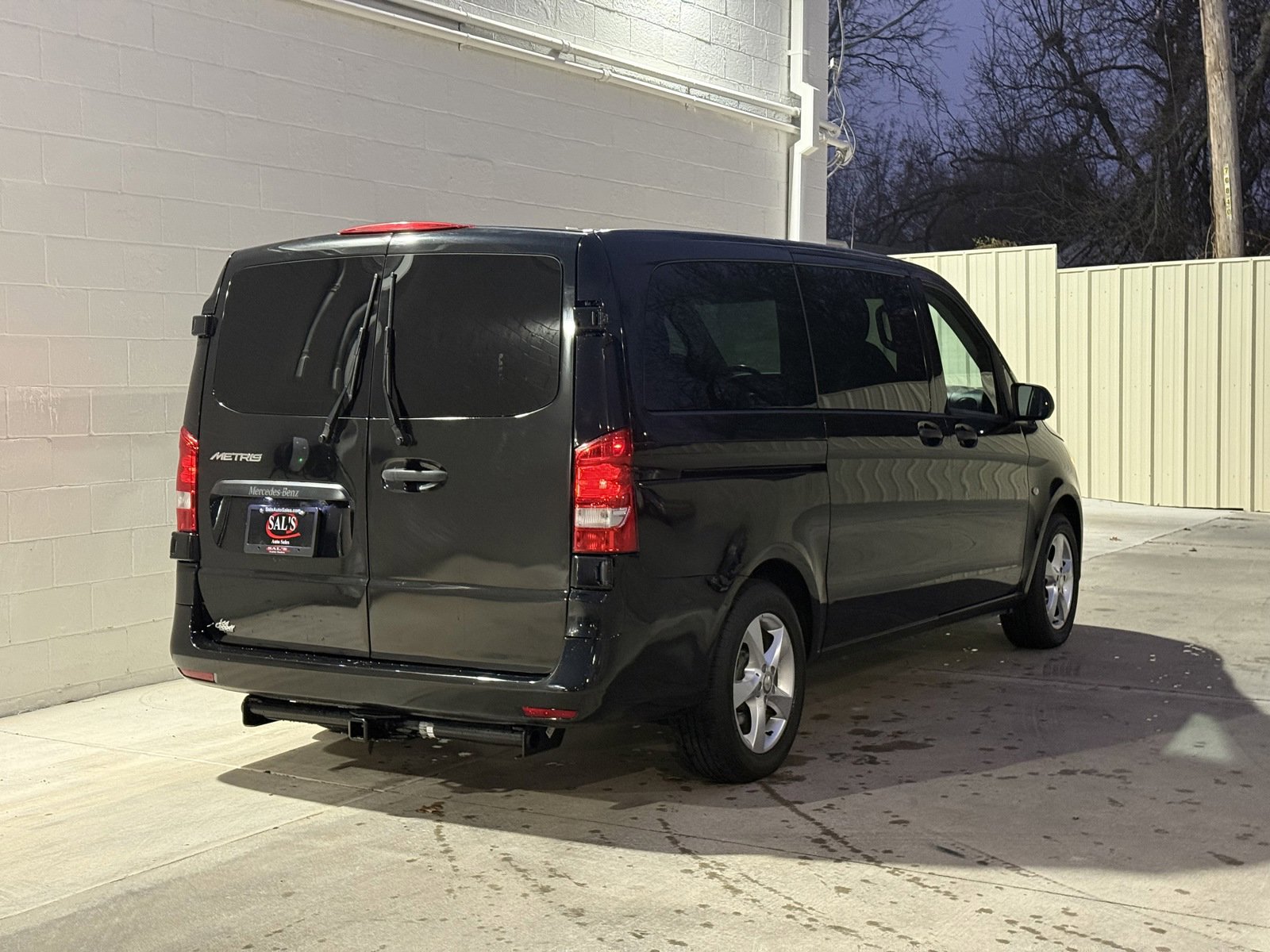 Used 2018 Mercedes-Benz Metris Passenger image 7