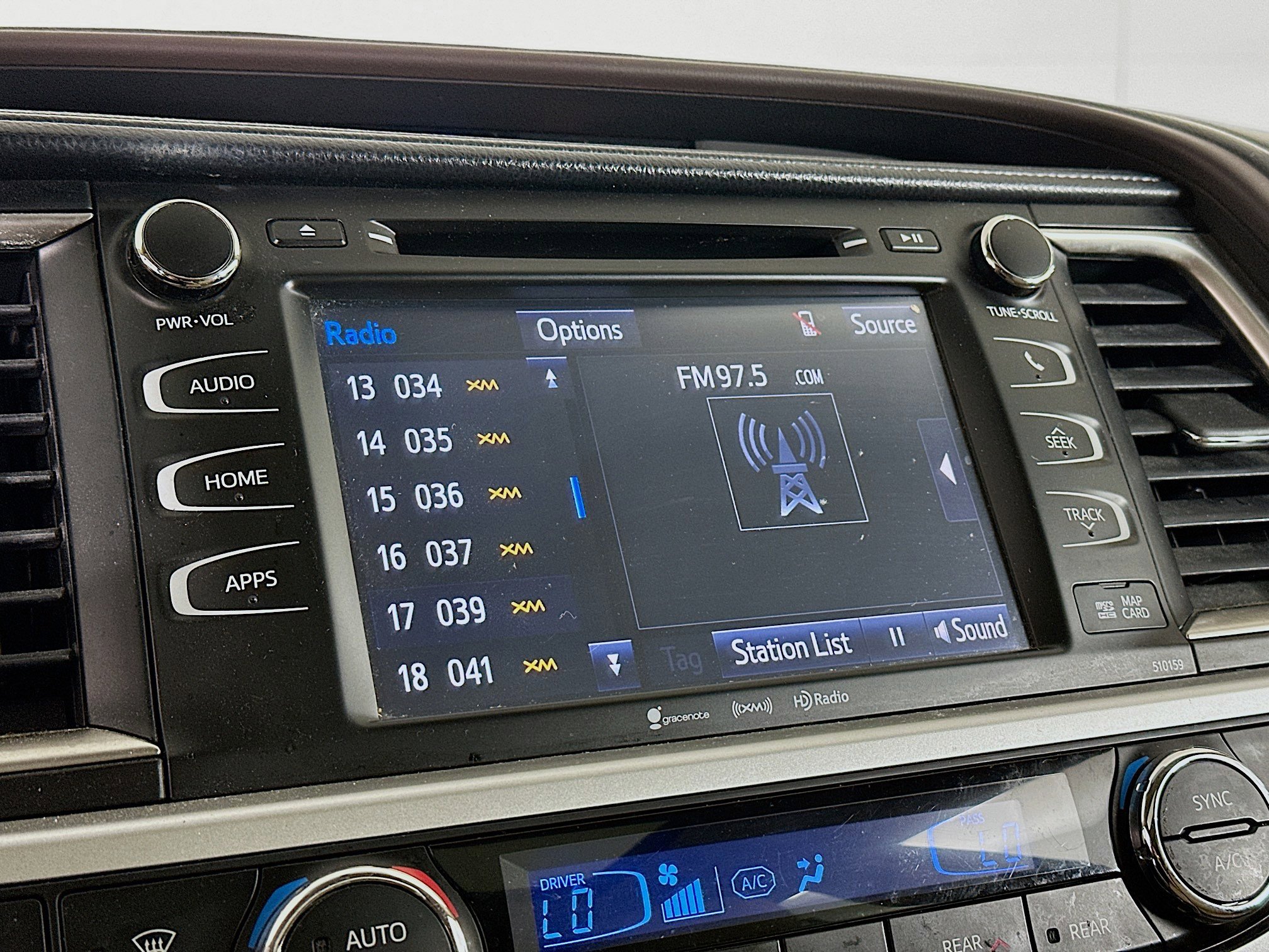 Used 2016 Toyota Highlander XLE image 21