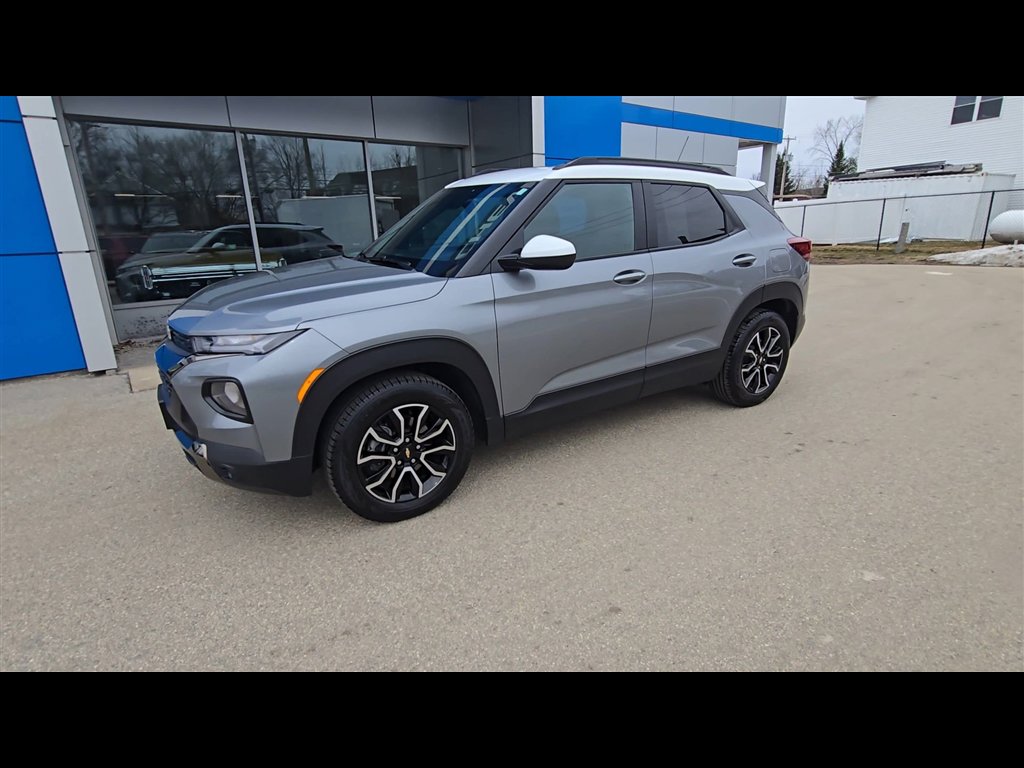 Used 2023 Chevrolet TrailBlazer ACTIV w/ Sun and Liftgate Package image 4