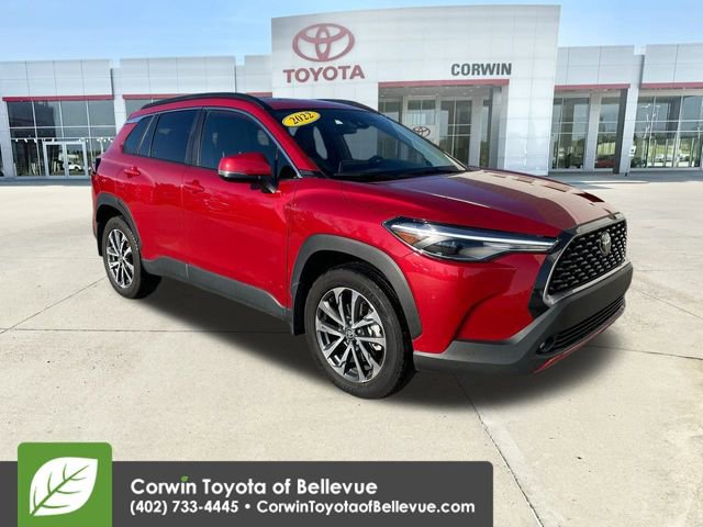 Certified 2022 Toyota Corolla Cross XLE image 2