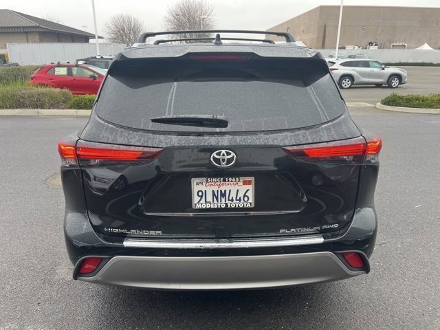 Used 2024 Toyota Highlander Platinum image 6