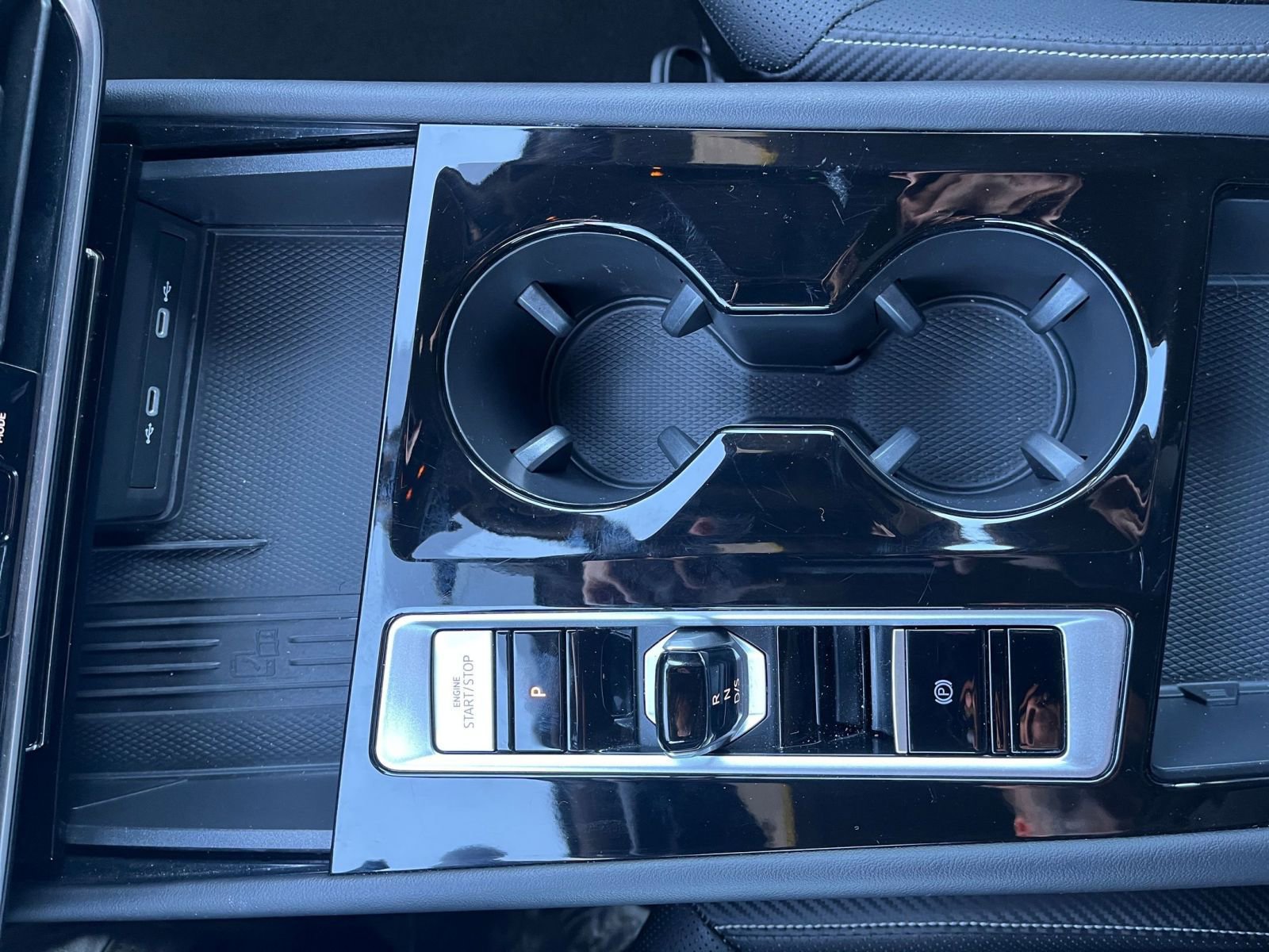 Used 2025 Volkswagen Atlas Cross Sport SE image 36