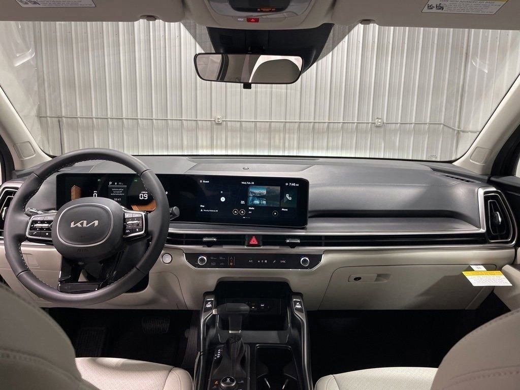 Used 2025 Kia Sorento S AWD/4WD image 21