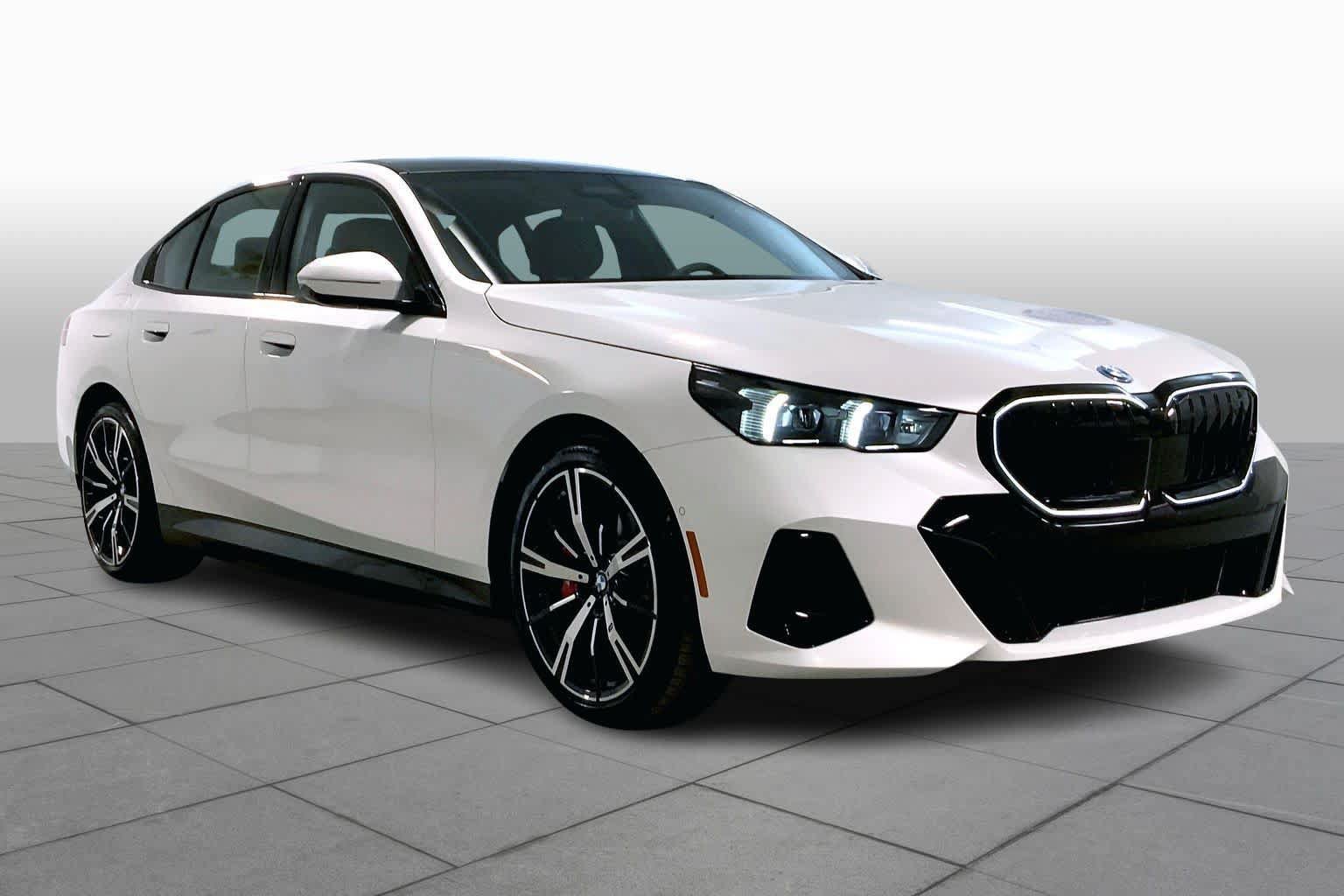New 2026 BMW 550e xDrive w/ Executive Package AWD/4WD image 2