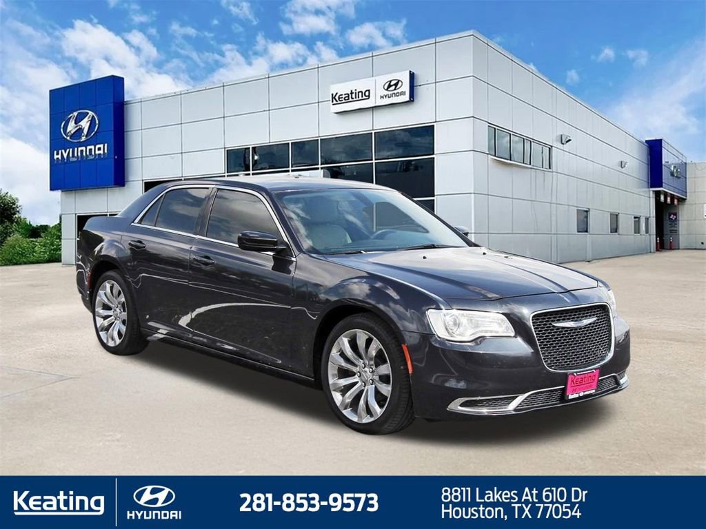 Used 2017 Chrysler 300 Limited image 3