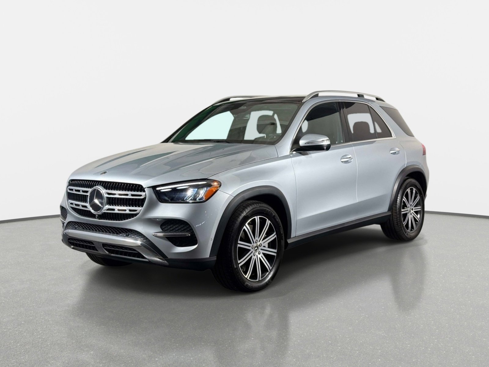 Used 2025 Mercedes-Benz GLE 450 4MATIC w/ Winter Package image 7