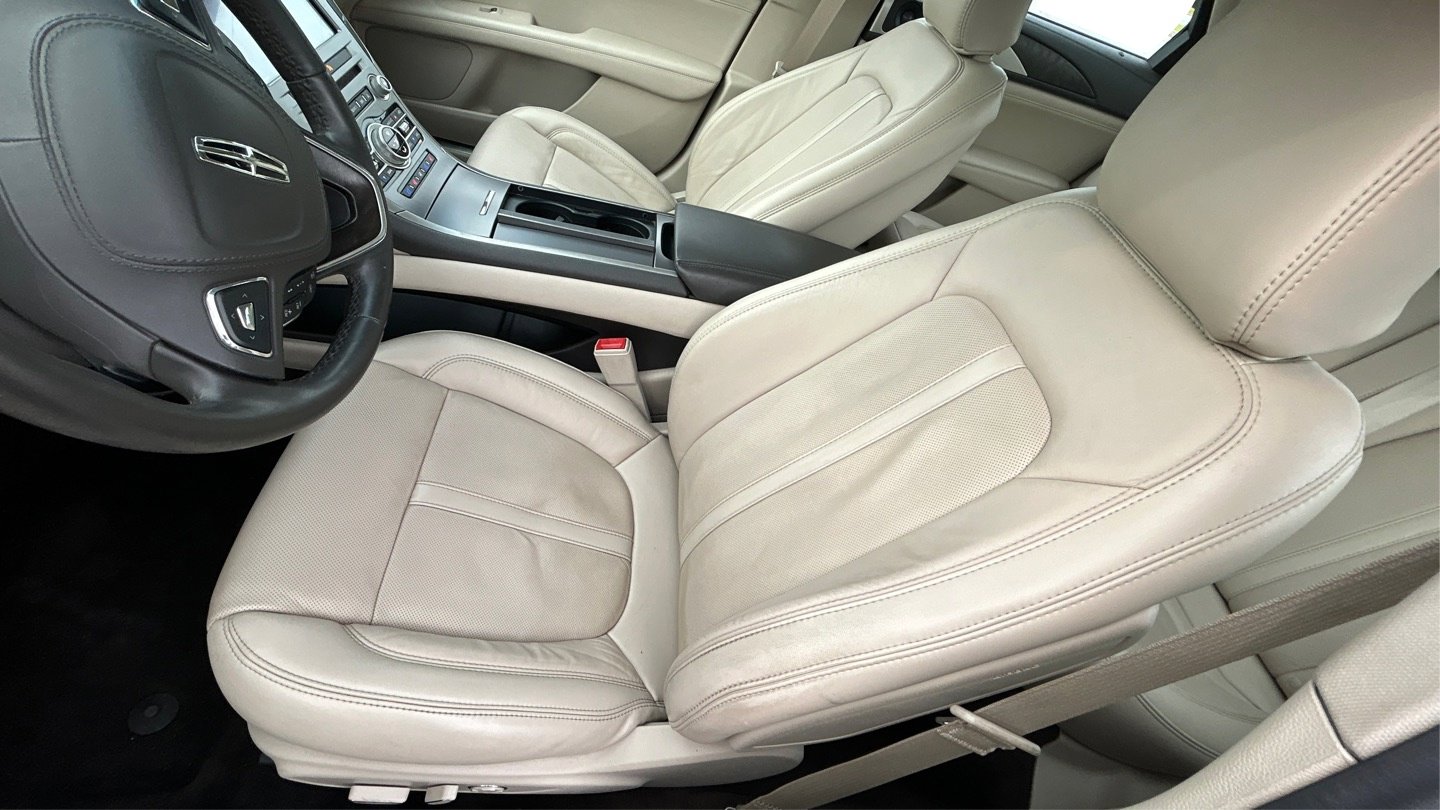 Used 2020 Lincoln MKZ Reserve w/ Elements Package AWD/4WD image 11