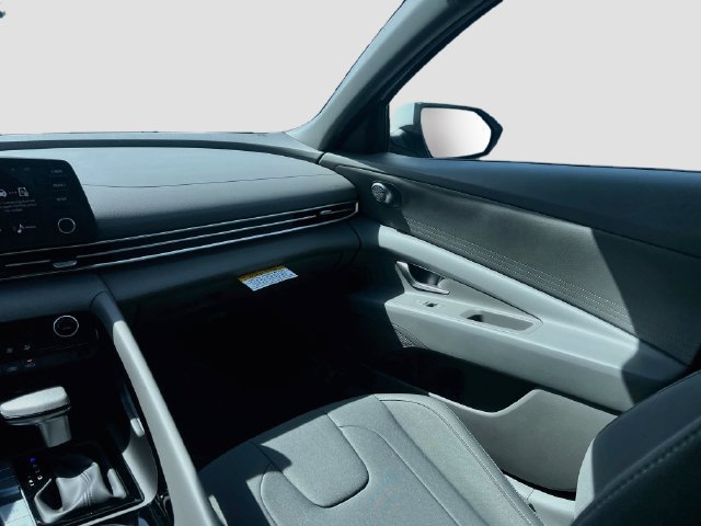New 2026 Hyundai Elantra Hybrid FWD image 24