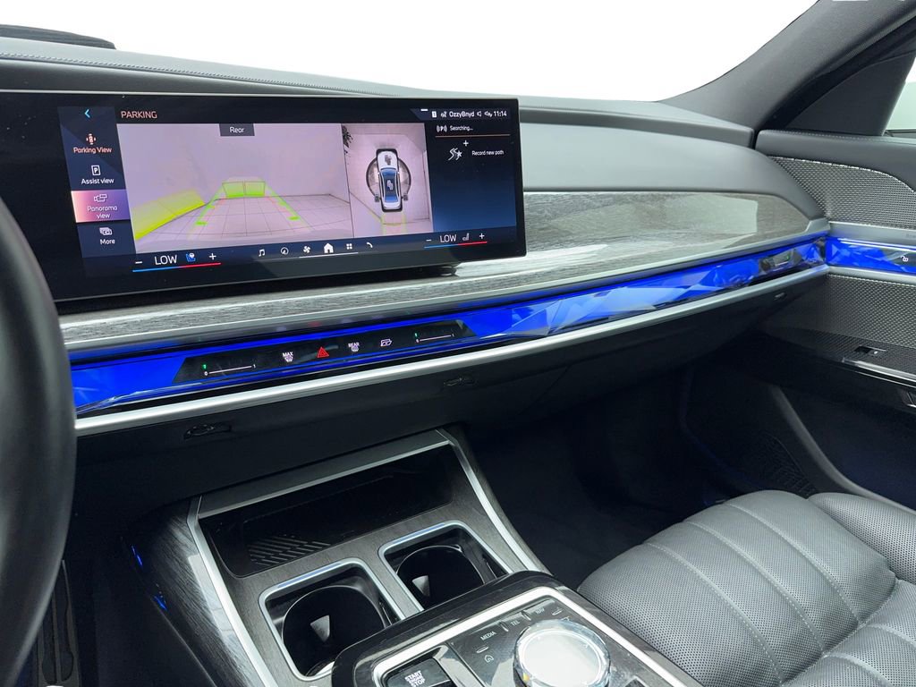 Used 2025 BMW 740i w/ Premium Package image 24