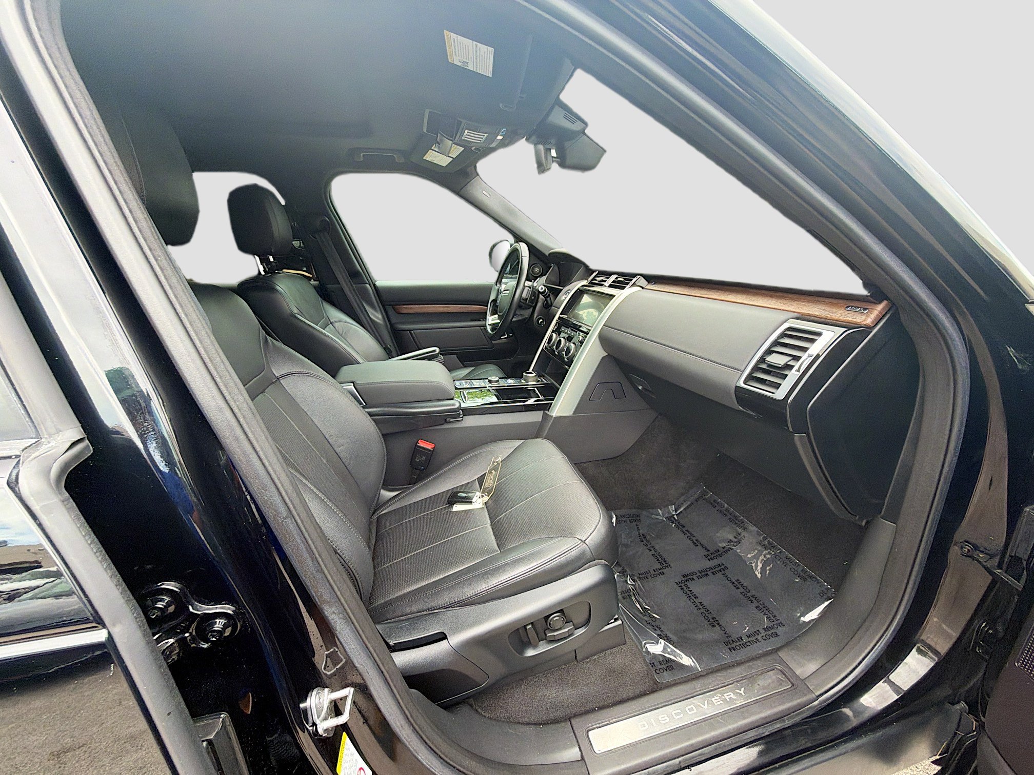 Used 2018 Land Rover Discovery HSE image 32