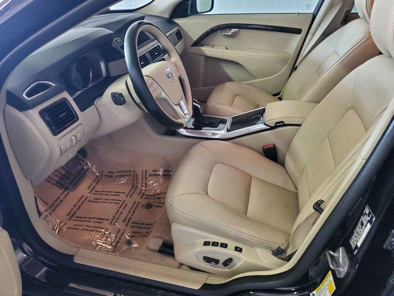 Used 2016 Volvo XC70 T5 Platinum w/ Climate Package image 9