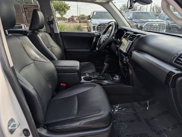 Used 2021 Toyota 4Runner Nightshade AWD/4WD image 33