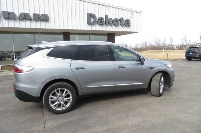 Used 2023 Buick Enclave Premium w/ Experience Buick Package image 2
