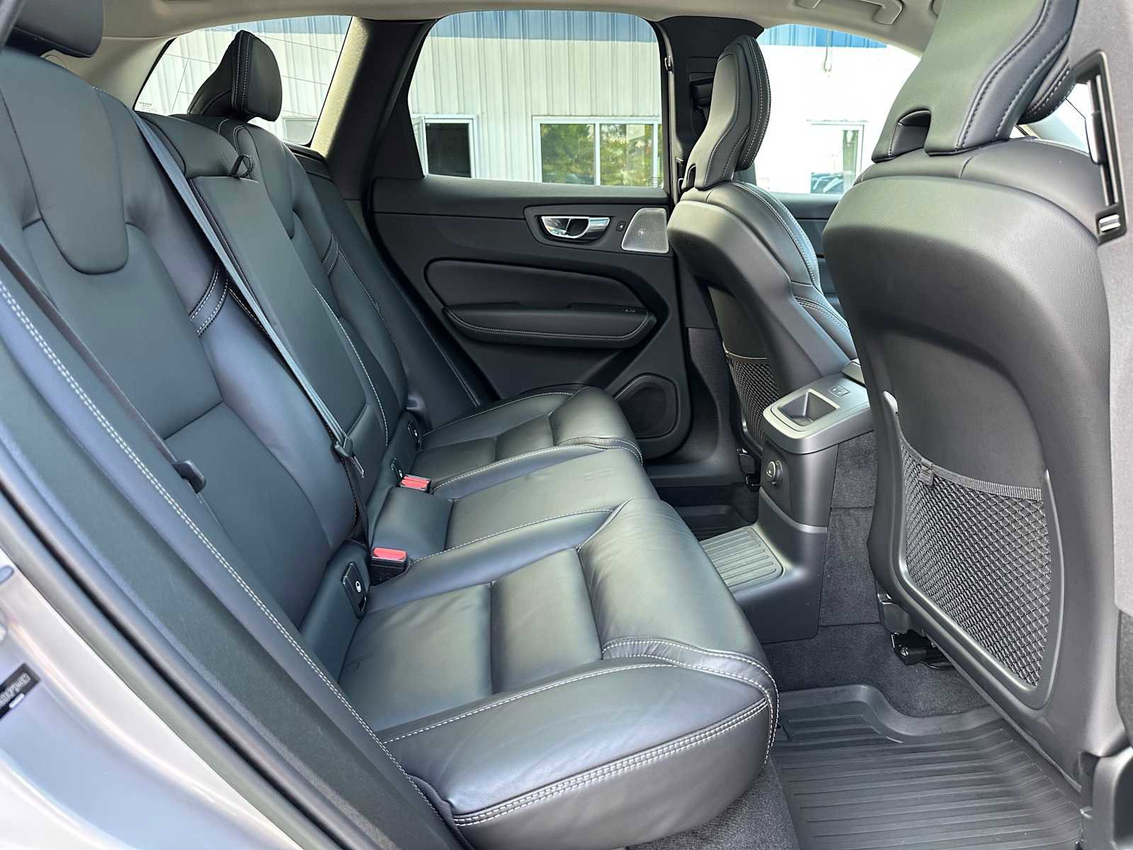 Certified 2023 Volvo XC60 T8 Ultimate w/ Climate Package image 13