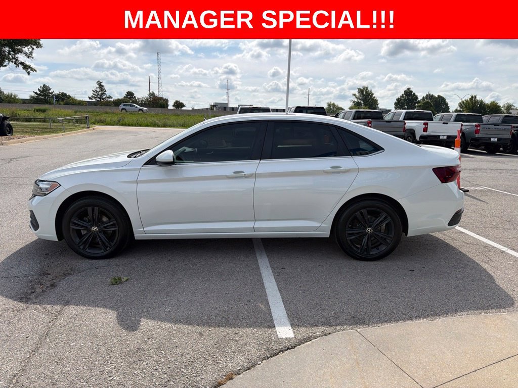 Used 2023 Volkswagen Jetta SE FWD image 6