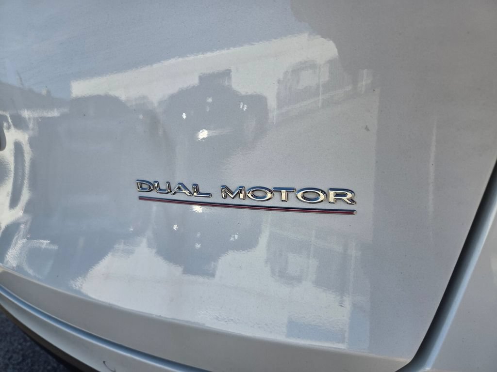 Used 2022 Tesla Model Y Performance AWD/4WD image 14
