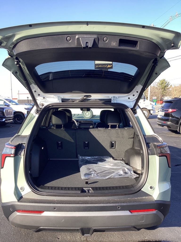 New 2026 Chevrolet Equinox LT w/ Convenience Package II image 35