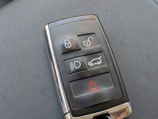 Used 2020 Land Rover Discovery SE AWD/4WD image 30
