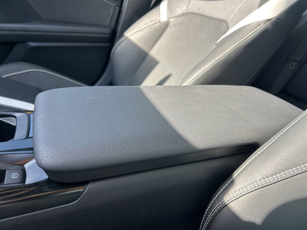 Used 2025 Toyota Camry SE w/ Convenience Package image 37