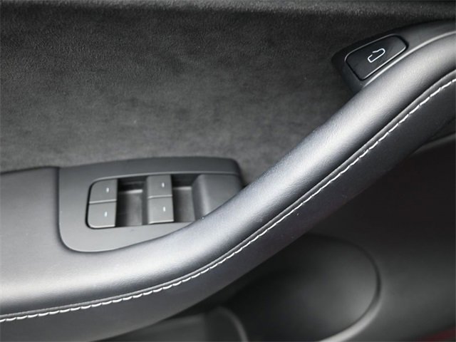 Used 2022 Tesla Model Y Performance image 18