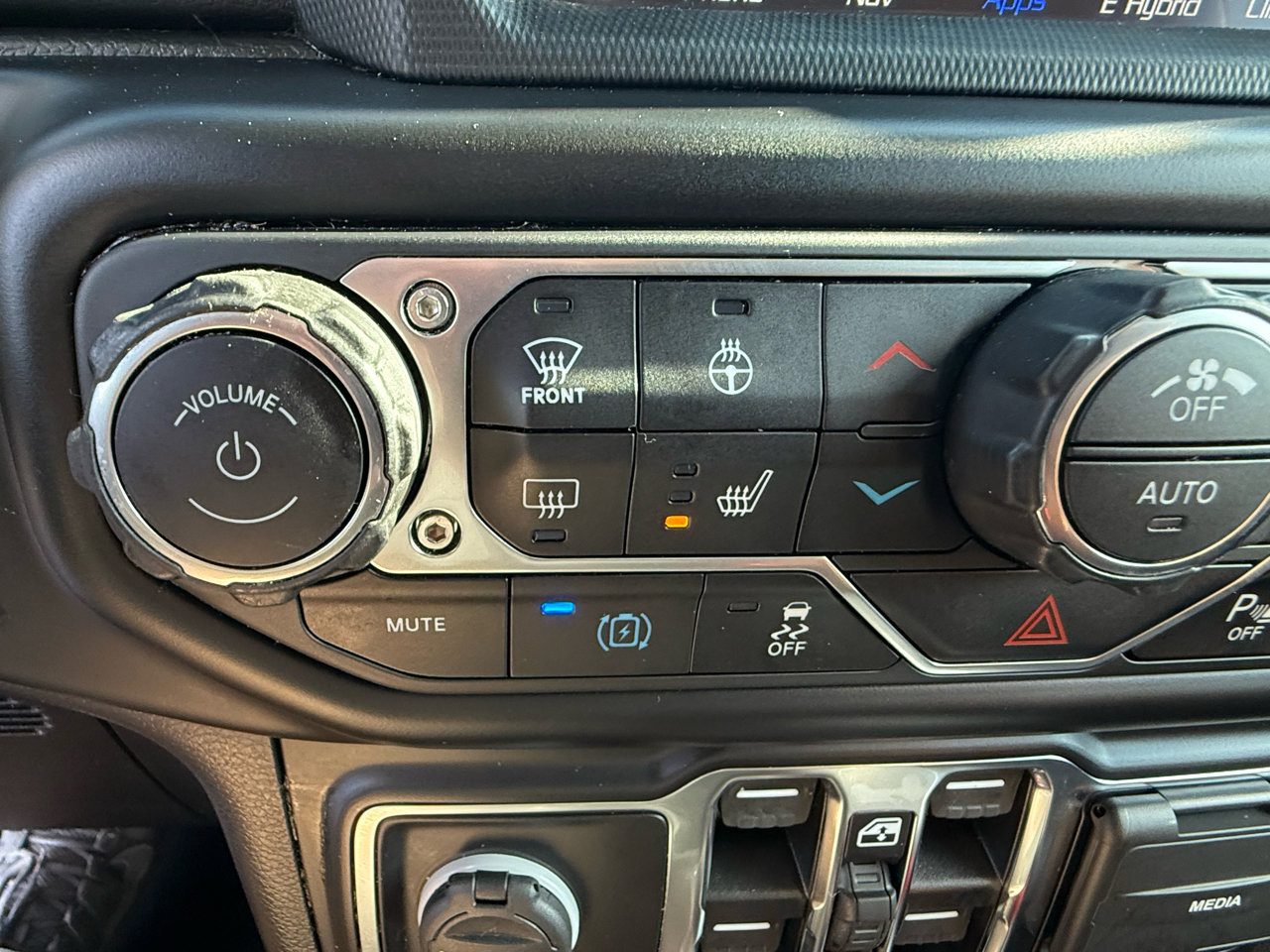 Used 2022 Jeep Wrangler Unlimited Rubicon 4xe w/ Dual Top Group image 25