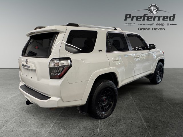 Used 2023 Toyota 4Runner SR5 Premium w/ Moonroof Package AWD/4WD image 19