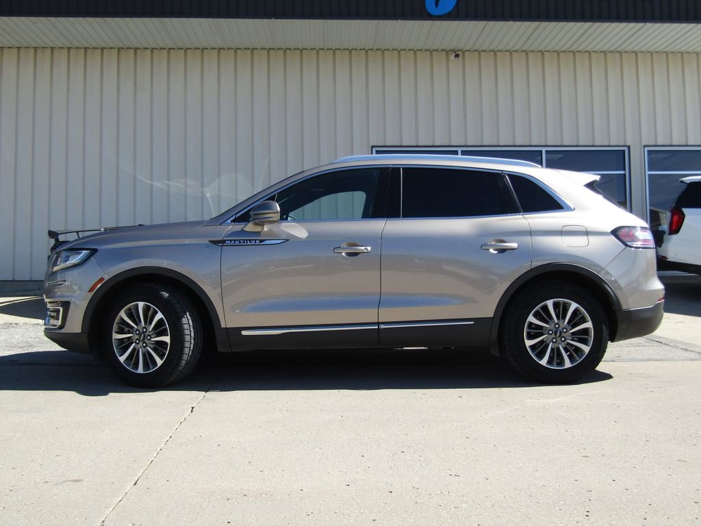 Used 2019 Lincoln Nautilus Select image 9