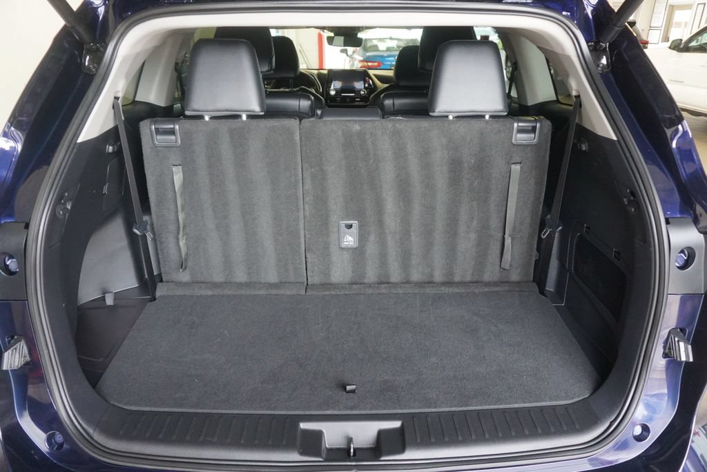 Certified 2025 Toyota Highlander XLE FWD image 18