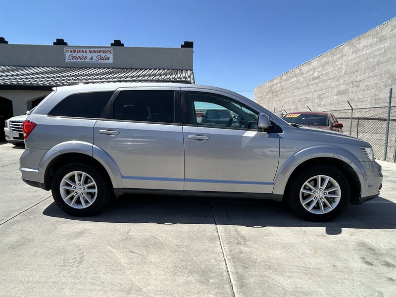 Used 2017 Dodge Journey SXT w/ Comfort/Convenience Group AWD/4WD image 7