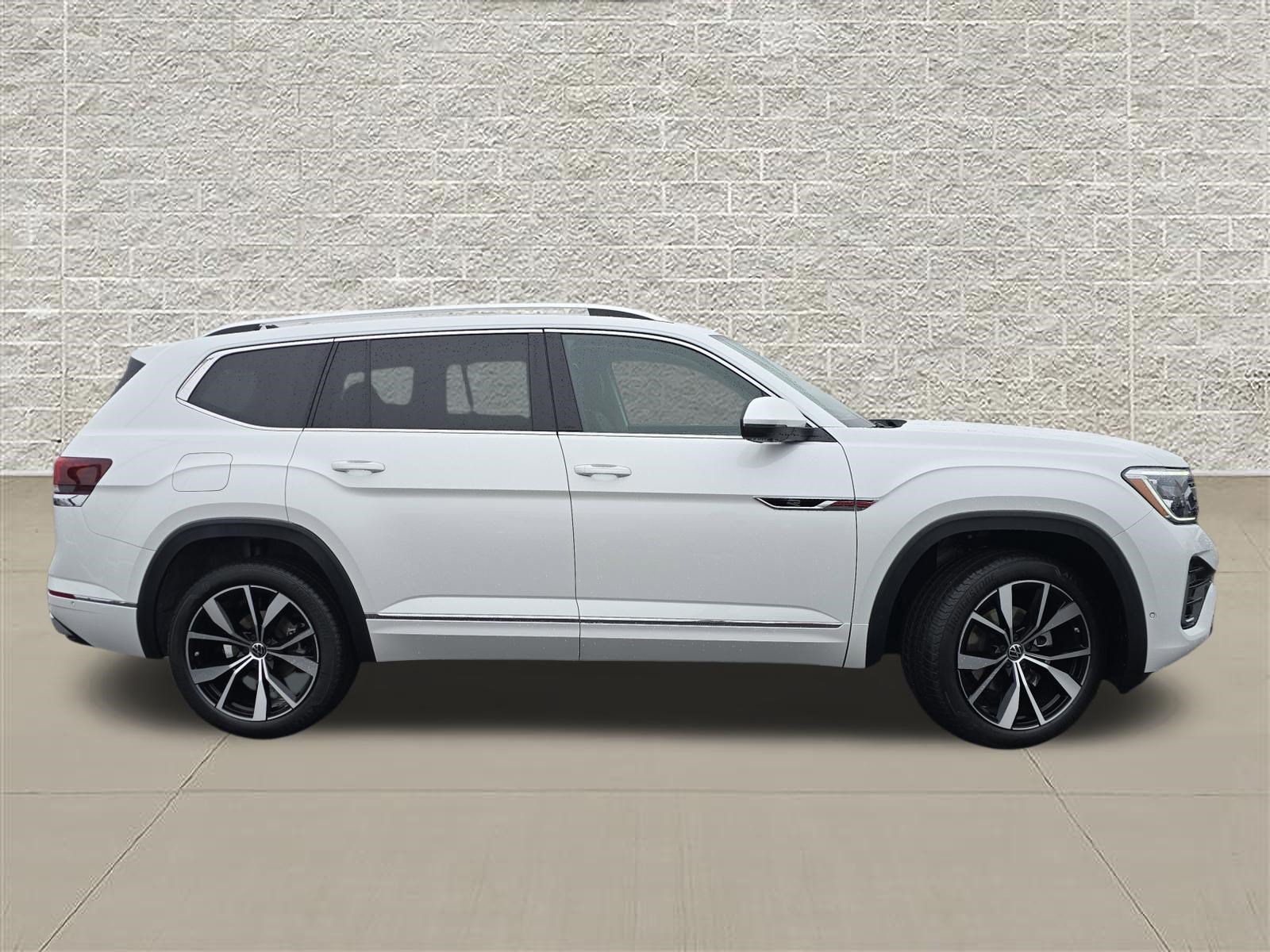 New 2026 Volkswagen Atlas SEL Premium R-Line AWD/4WD image 8