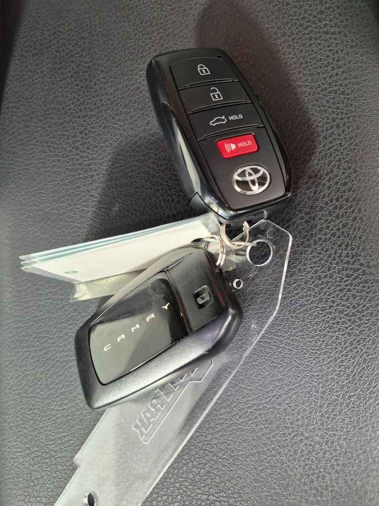 Used 2025 Toyota Camry SE FWD image 31