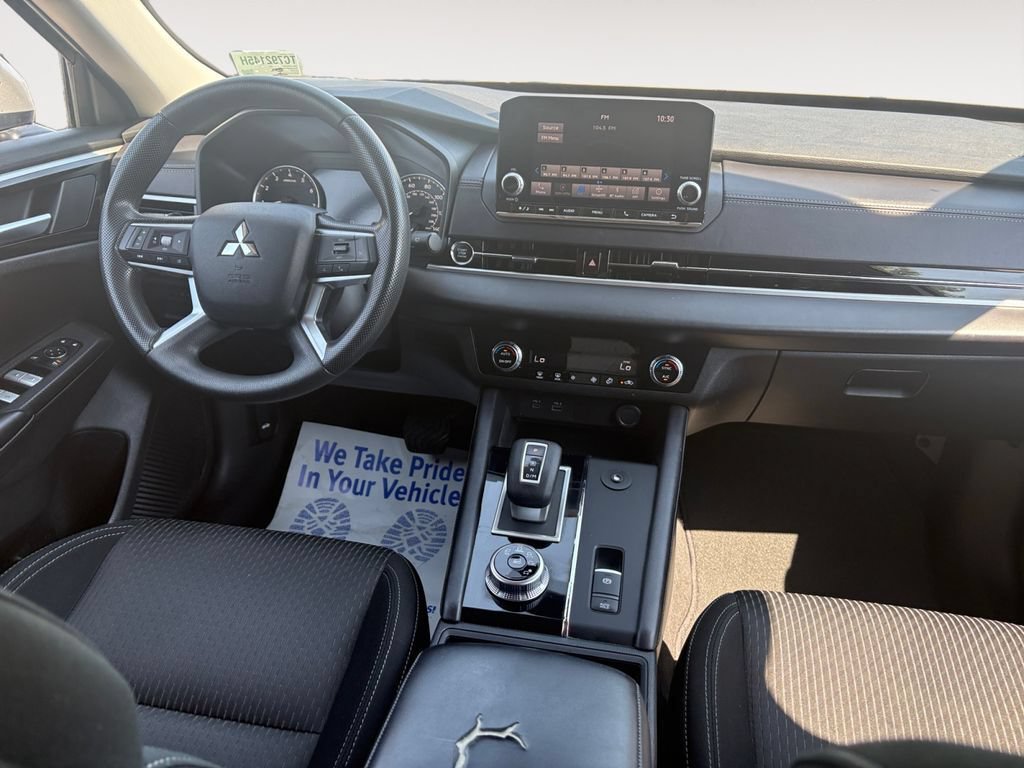 Used 2024 Mitsubishi Outlander ES FWD image 10